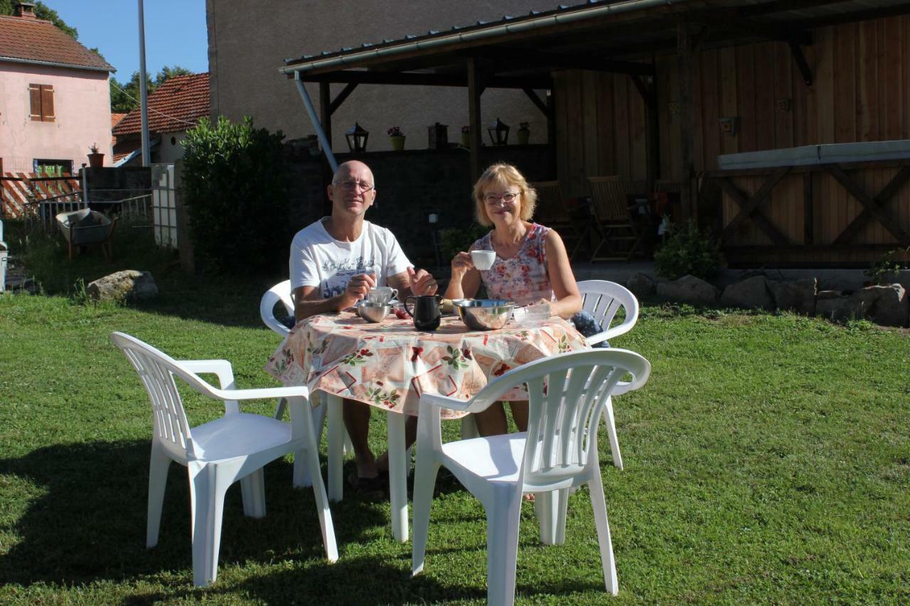 Maison Le Barrage Saint-Gervais-dʼAuvergne Exteriér fotografie